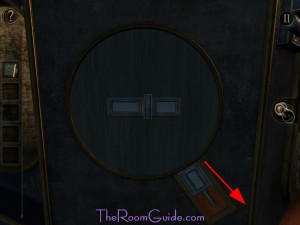 The Room Chapter3 Q Shaped Panel2